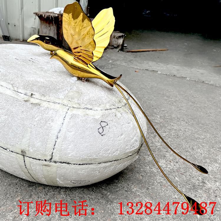 草坪仿真不锈钢镜面小鸟展翅雕塑定制售楼处景观小品动物鸽子装饰 (3)