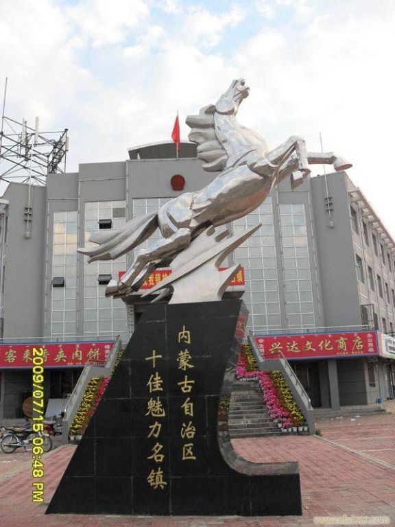 不锈钢马雕塑与体育运动有什么寓意上的联系