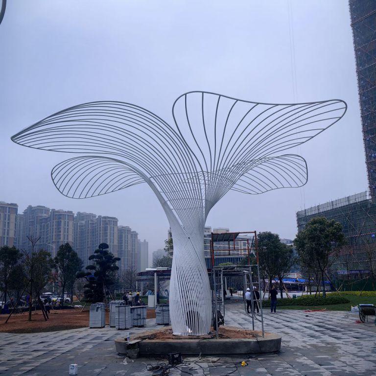 如何根据不同的环境条件选择合适的景观树雕塑