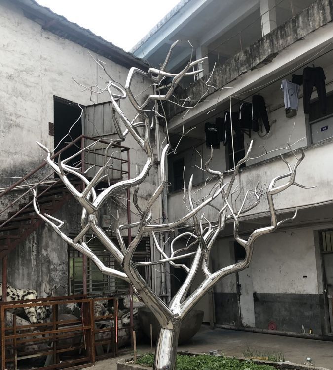 景观树雕塑在城市公共空间中具有哪些独特的功能