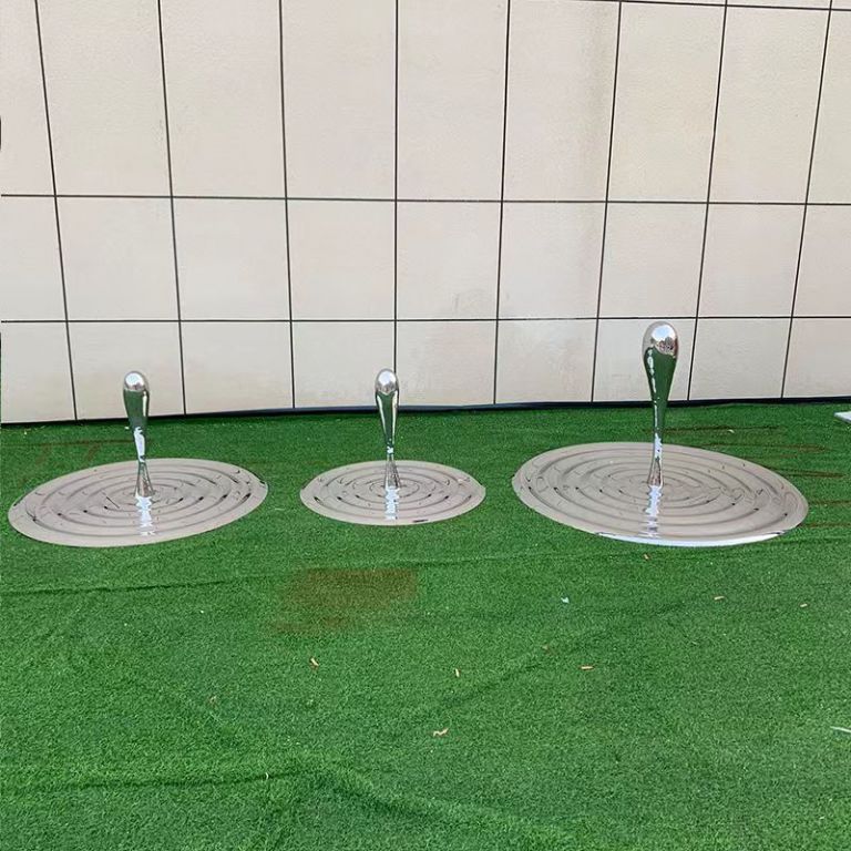镜面水滴雕塑的安装选址需要考虑哪些关键因素