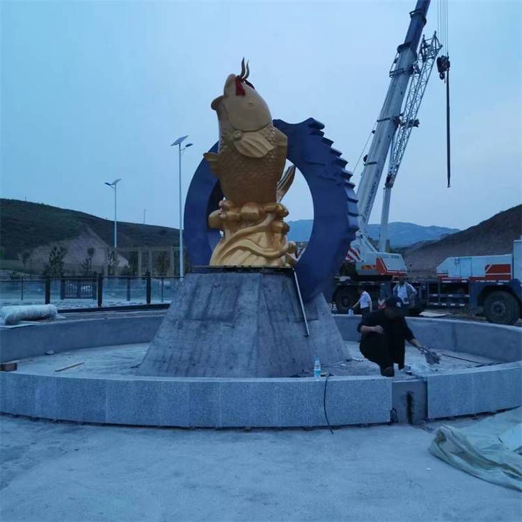 鲤鱼雕塑的创作灵感通常来源于哪些方面