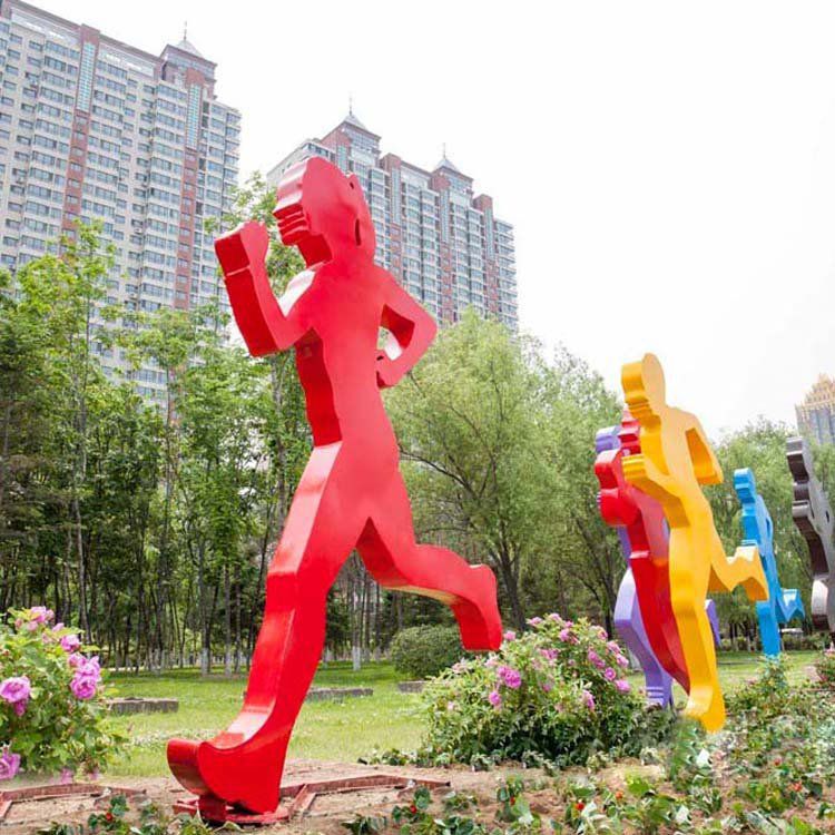 剪影人物雕塑的光影效果对作品的艺术感染力