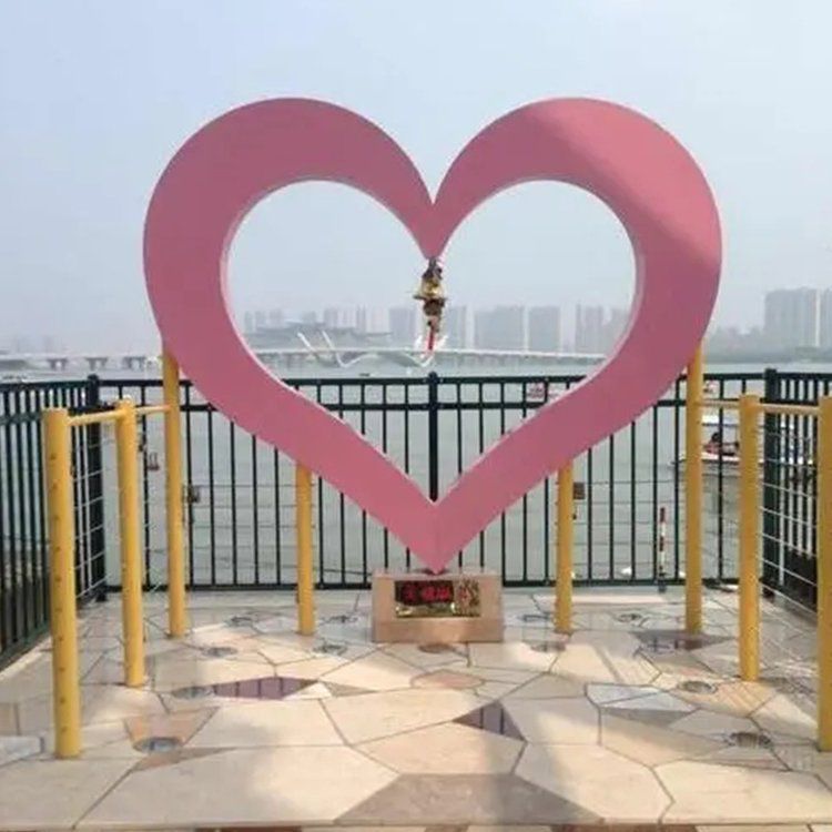 传统工艺与现代技术结合如何重塑心形雕塑的形态