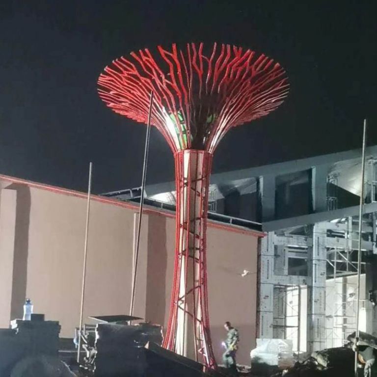 不锈钢镂空树雕塑在应对极端天气（如高温、严寒）时的表现如何