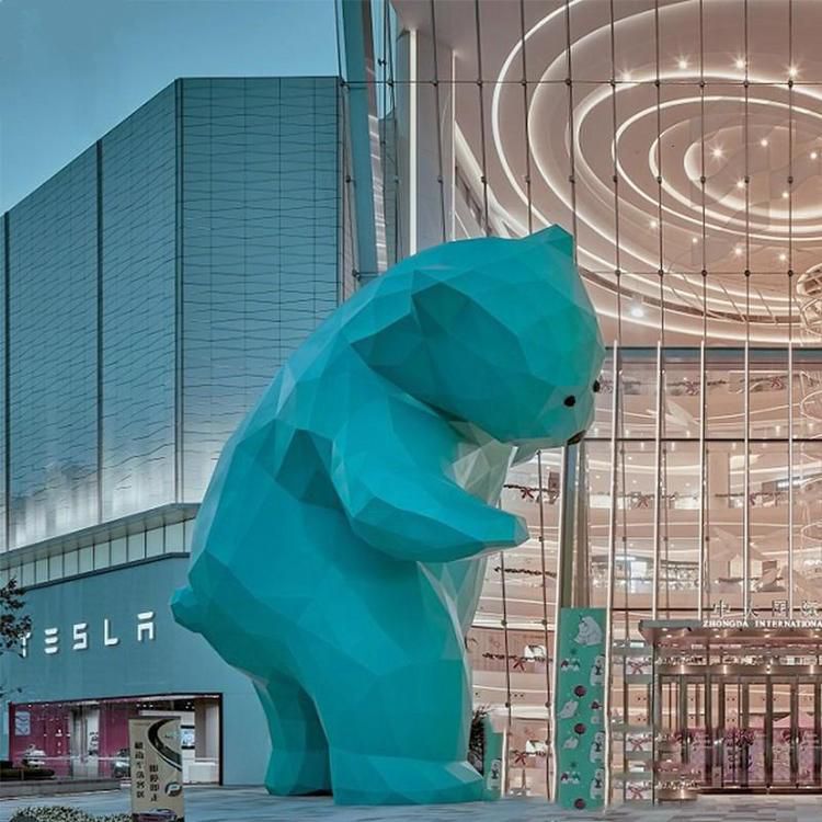 为什么一些网红熊雕塑能够迅速走红并吸引大量关注