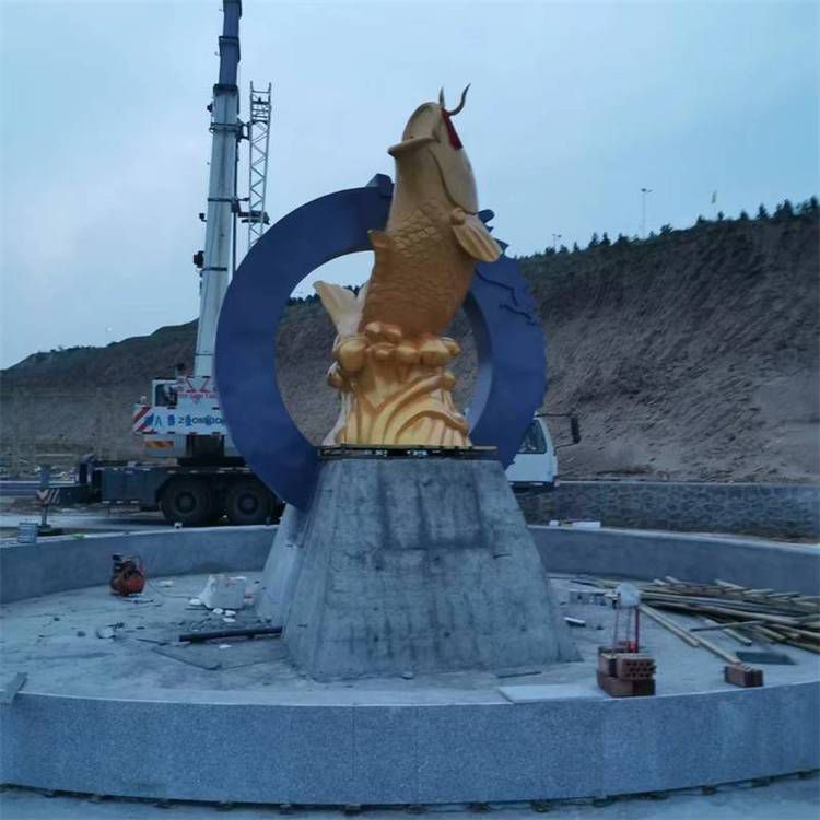 国际范围内有哪些著名的鲤鱼雕塑作品