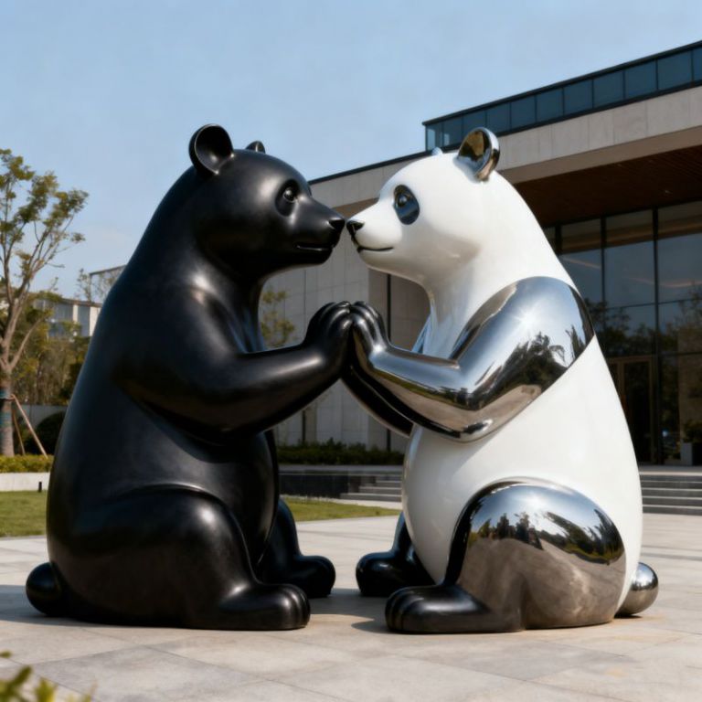 如何为金属雕塑选择合适的保护涂层，涂层老化后应如何处理