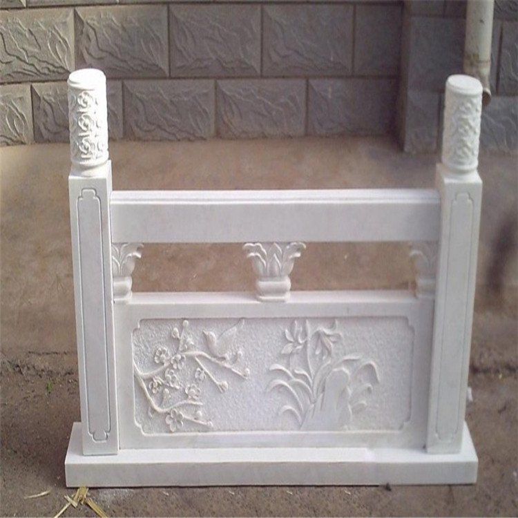 栏杆雕塑的灯光搭配设计有哪些技巧