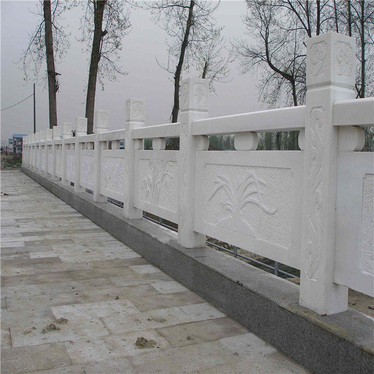 不同场景（景区、小区、商业体）的栏杆雕塑设计有何差异