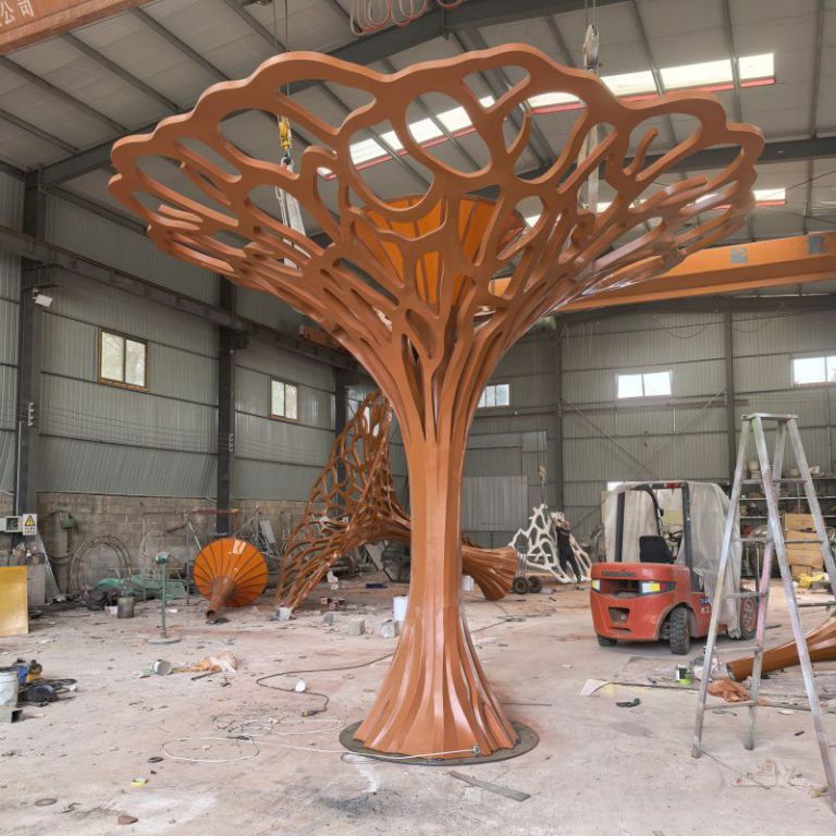 国内外有哪些知名的镂空树雕塑作品