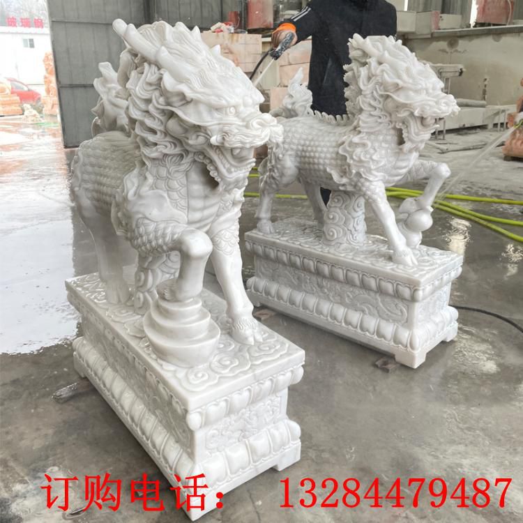 汉白玉麒麟石雕