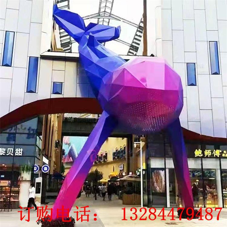 不锈钢几何彩绘鲸鱼雕塑