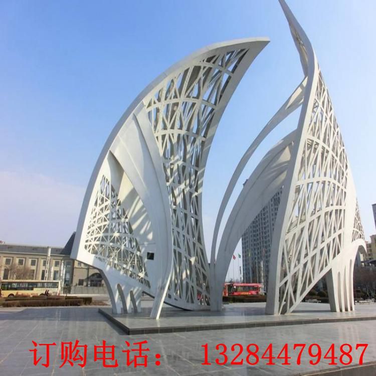 大型不锈钢镂空鱼雕塑