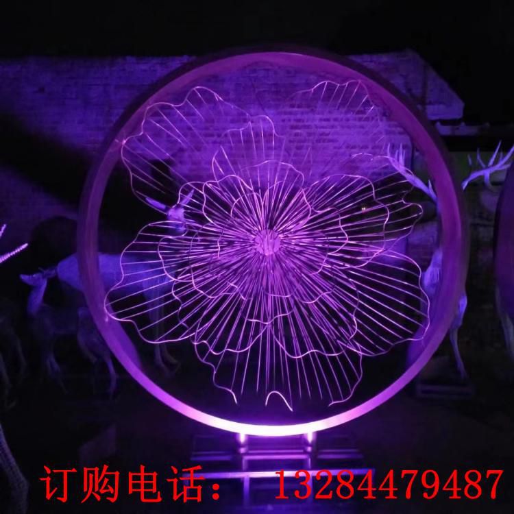 不锈钢镂空圆环花雕塑