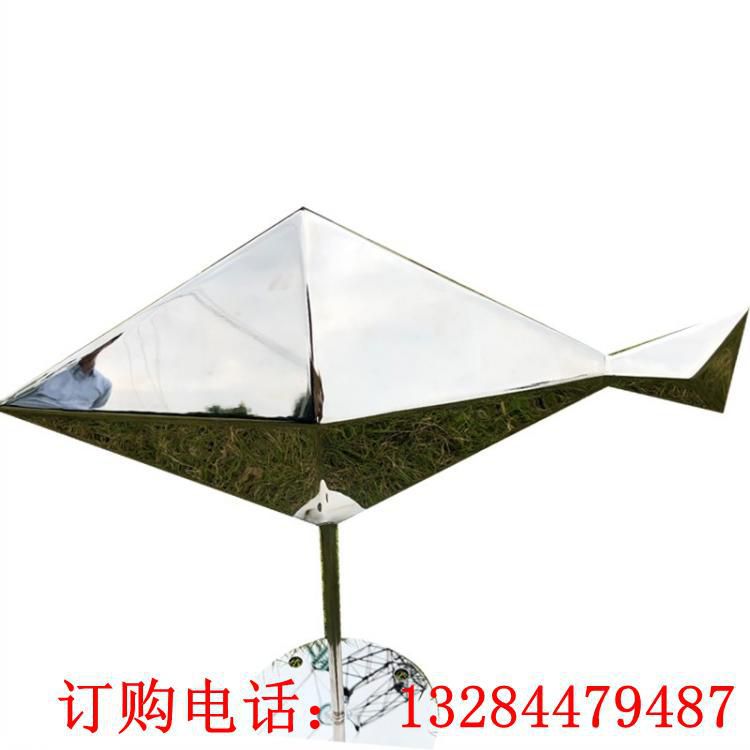 不锈钢几何镜面鱼雕塑