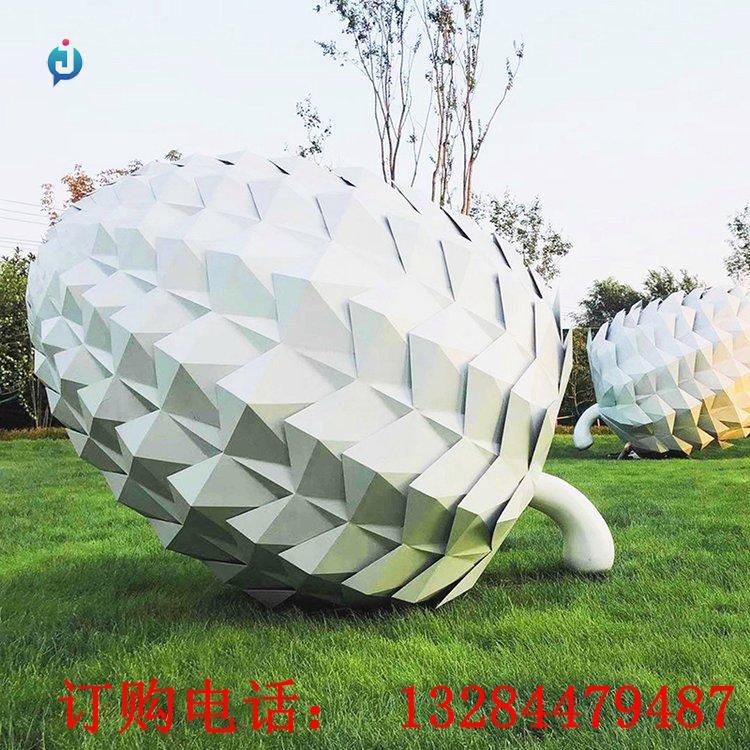 不锈钢坚果雕塑