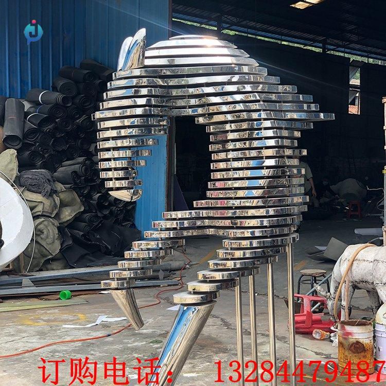 不锈钢切片半身马雕塑