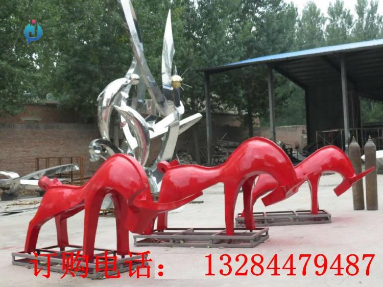 不锈钢抽象牛雕塑