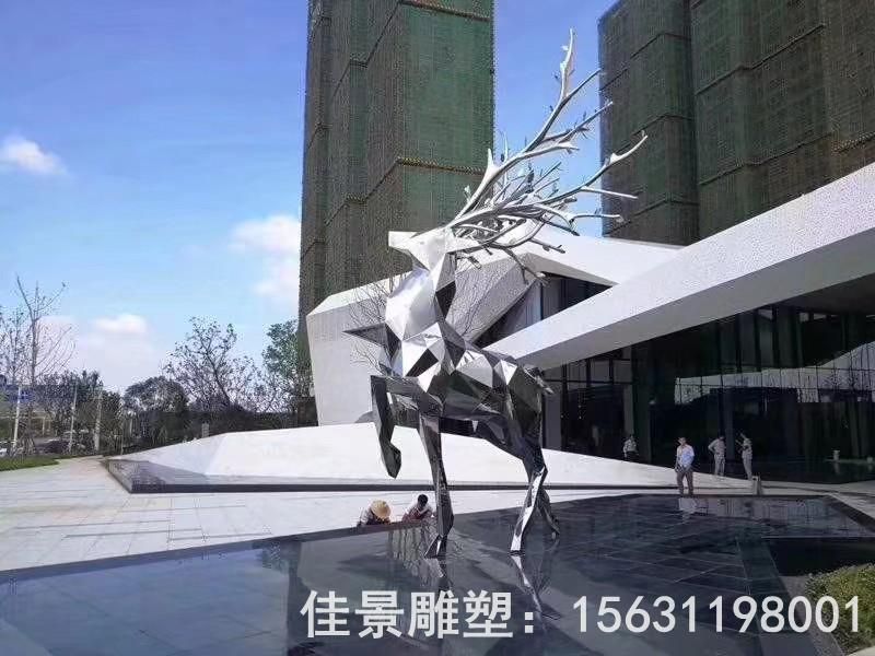 不锈钢草坪几何鹿雕塑