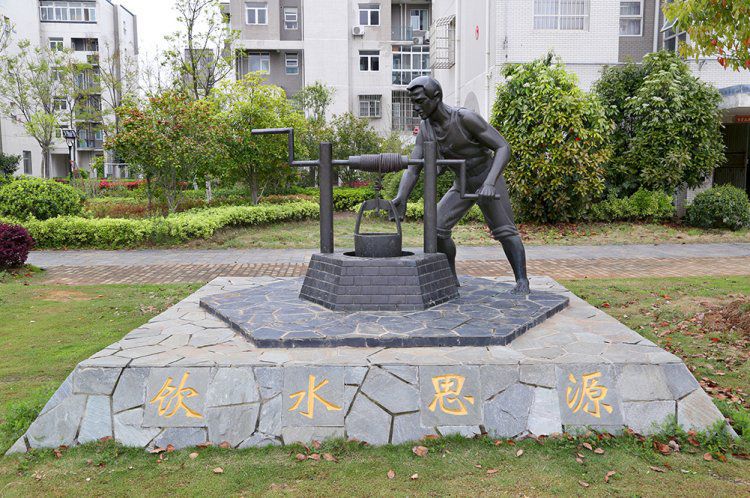 农耕文化踩水车景观铜雕