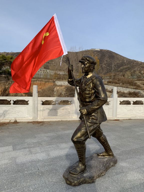 举旗红军园林人物铜雕