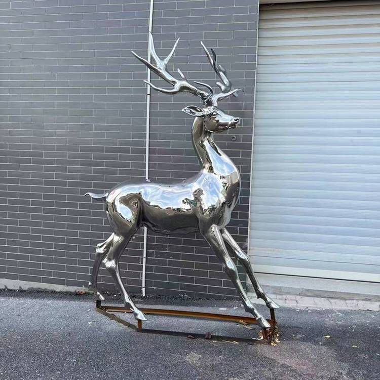 不锈镜面鹿雕塑公园景观小品