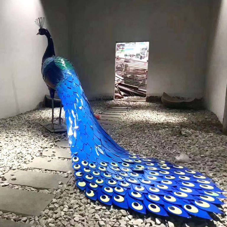 不锈钢抽象孔雀动物雕塑