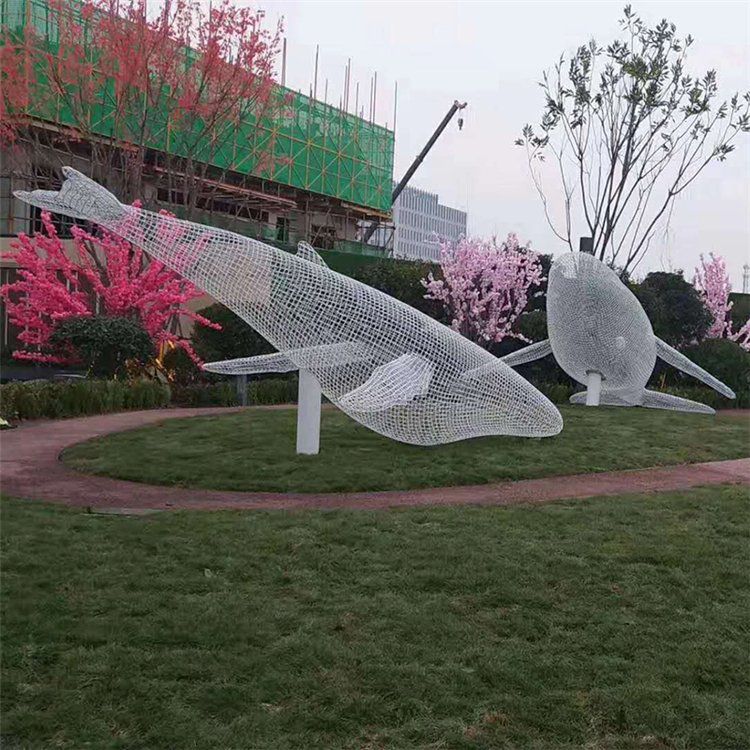 不锈钢镂空海豚标志雕塑