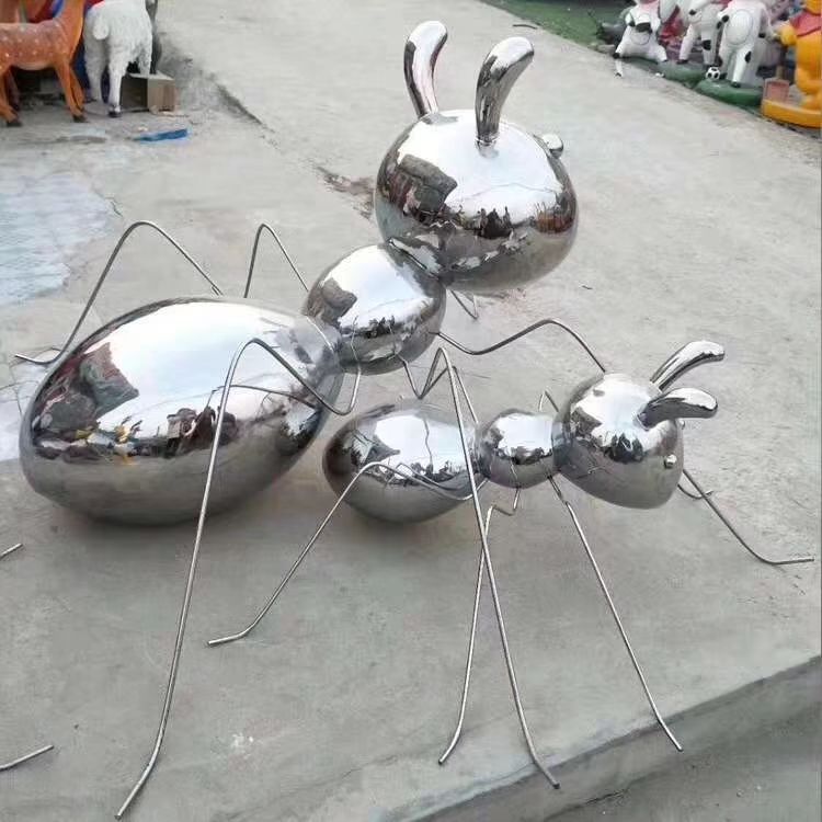 不锈钢蚂蚁爬行动物雕塑