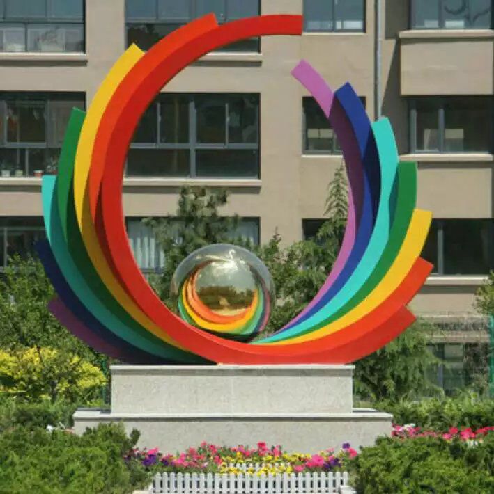 不锈钢广场彩绘彩带雕塑