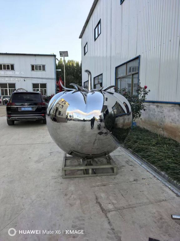 不锈钢镜面番茄雕塑