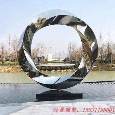 不锈钢镜面圆环雕塑