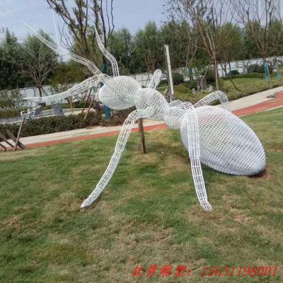 不锈钢镂空蚂蚁雕塑