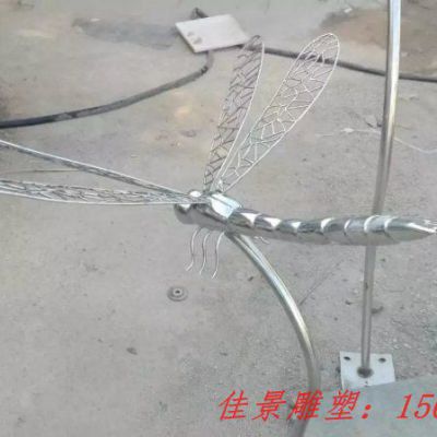 不锈钢动物镜面蜻蜓雕塑