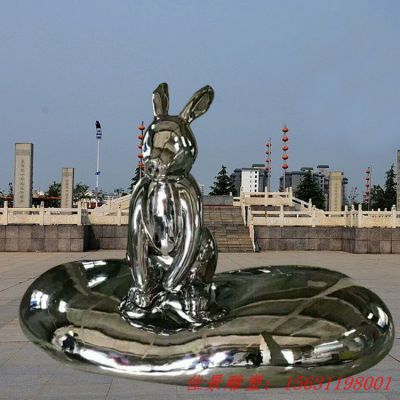 不锈钢卡通兔子雕塑