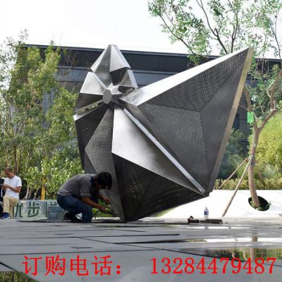 大型不锈钢几何镂空海螺雕塑