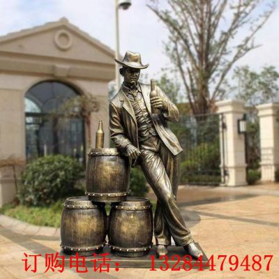 铸铜雕塑西方人物喝酒造型
