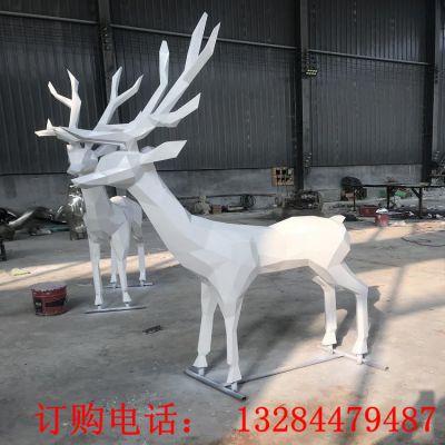不锈钢切面几何鹿雕塑