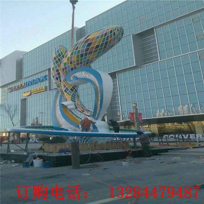 不锈钢鲸鱼彩绘网格几何雕塑