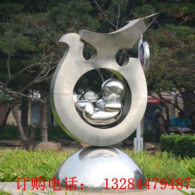 不锈钢圆环小孩组合雕塑
