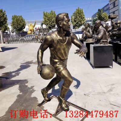 踢球人物造型铜雕