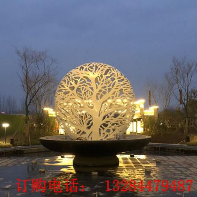 不锈钢圆球镂空树枝雕塑
