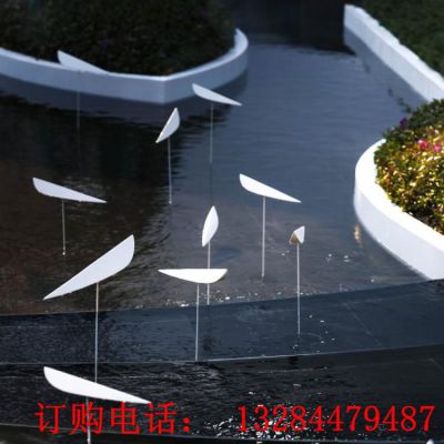 不锈钢风动树叶水景雕塑