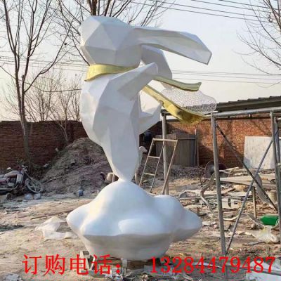 不锈钢几何围巾兔雕塑