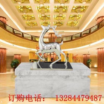 不锈钢镜面鹿雕塑