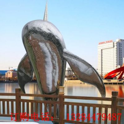 不锈钢镂空独角鲸雕塑