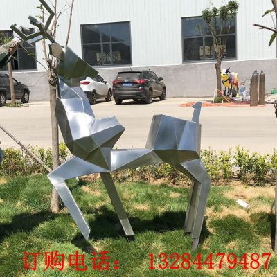 不锈钢几何镜面鹿雕塑