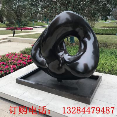 不锈钢抽象三角雕塑