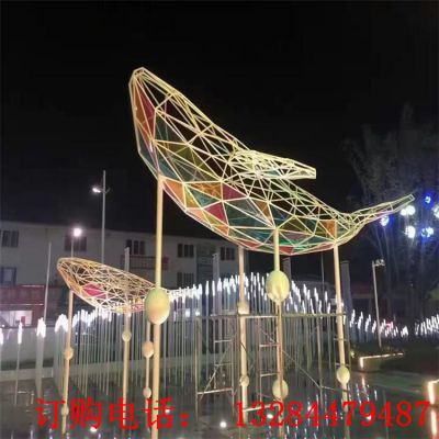 大型不锈钢鲸鱼镂空雕塑